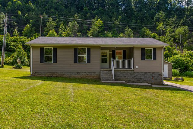 566 Lantern Way, Frenchburg, KY 40322