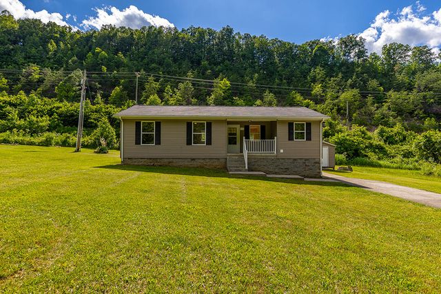 566 Lantern Way, Frenchburg, KY 40322