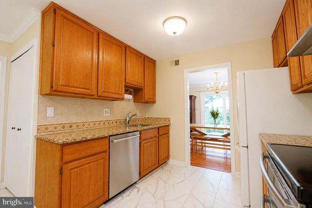 2518 LINDLEY TER, Rockville, MD 20850