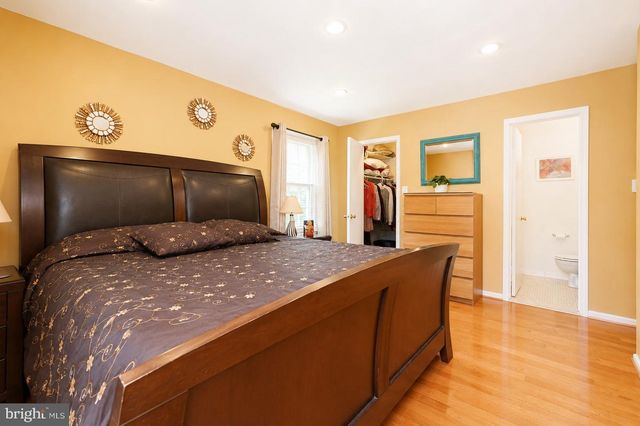 2518 LINDLEY TER, Rockville, MD 20850