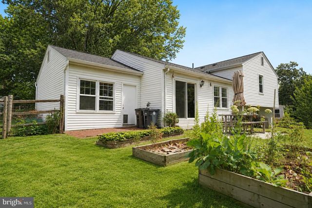 2518 LINDLEY TER, Rockville, MD 20850