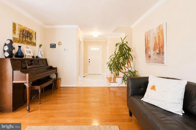 2518 LINDLEY TER, Rockville, MD 20850