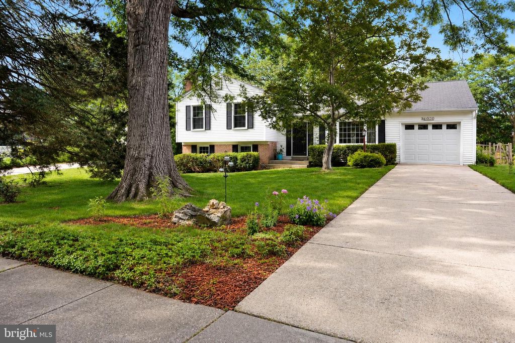 2518 LINDLEY TER, Rockville, MD 20850