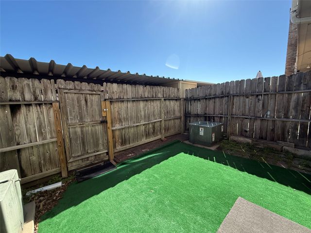 6370 Creekbend Drive 55, Houston, TX 77096