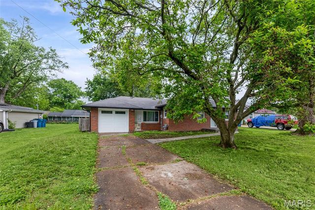 2417 Sylvan, Alton, IL 62010