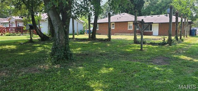 2417 Sylvan, Alton, IL 62010