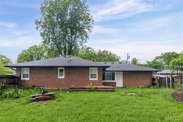 2417 Sylvan, Alton, IL 62010
