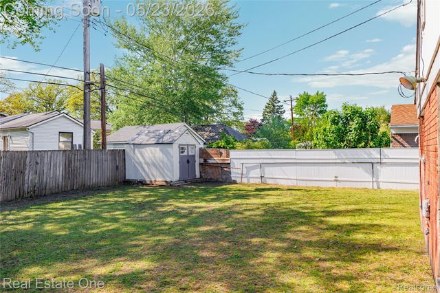 27445 Lorenz Street, Madison Heights, MI 48071