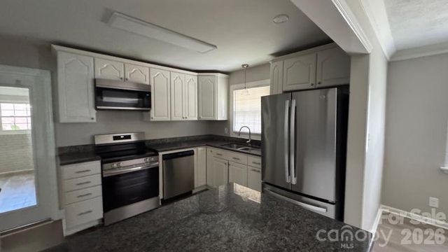 7511 Monroe Road, Charlotte, NC 28212