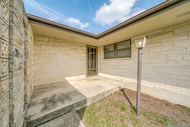 327 TANGO DR, San Antonio, TX 78216