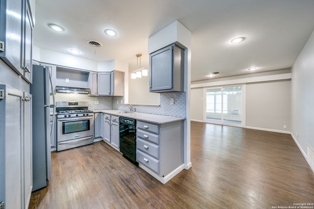 327 TANGO DR, San Antonio, TX 78216