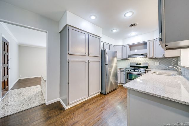 327 TANGO DR, San Antonio, TX 78216