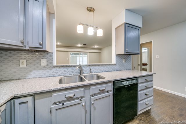 327 TANGO DR, San Antonio, TX 78216
