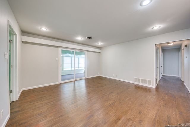 327 TANGO DR, San Antonio, TX 78216
