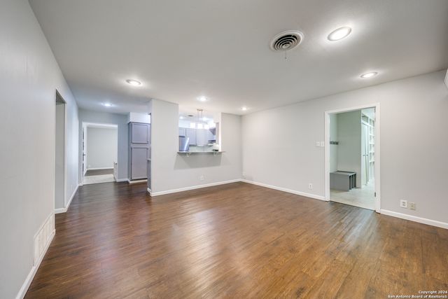 327 TANGO DR, San Antonio, TX 78216