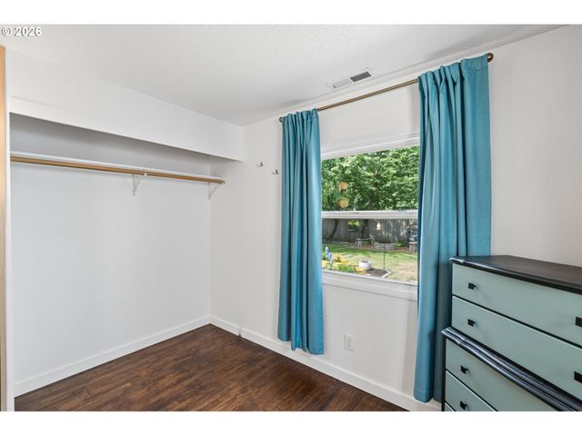 9805 N CLARENDON Ave, Portland, OR 97203