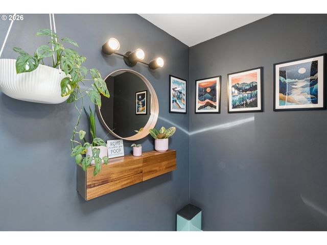 9805 N CLARENDON Ave, Portland, OR 97203