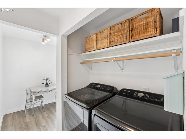 9805 N CLARENDON Ave, Portland, OR 97203