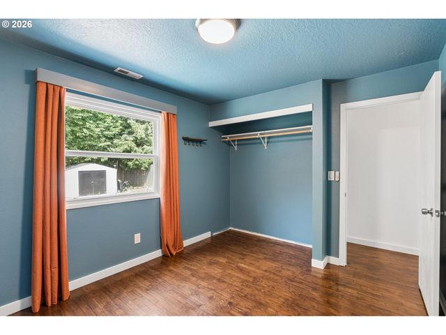 9805 N CLARENDON Ave, Portland, OR 97203