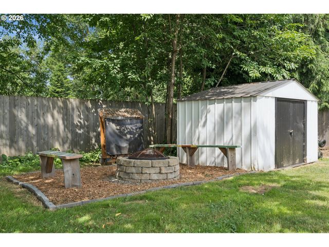 9805 N CLARENDON Ave, Portland, OR 97203