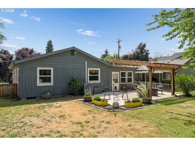 9805 N CLARENDON Ave, Portland, OR 97203