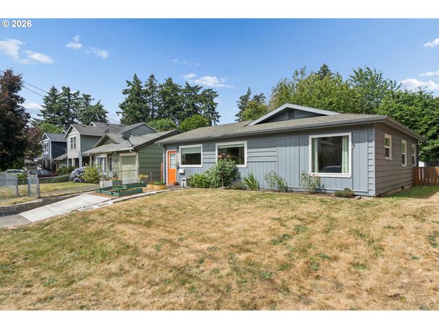 9805 N CLARENDON Ave, Portland, OR 97203