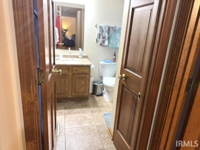 1472 Sandalwood Court, Evansville, IN 47720