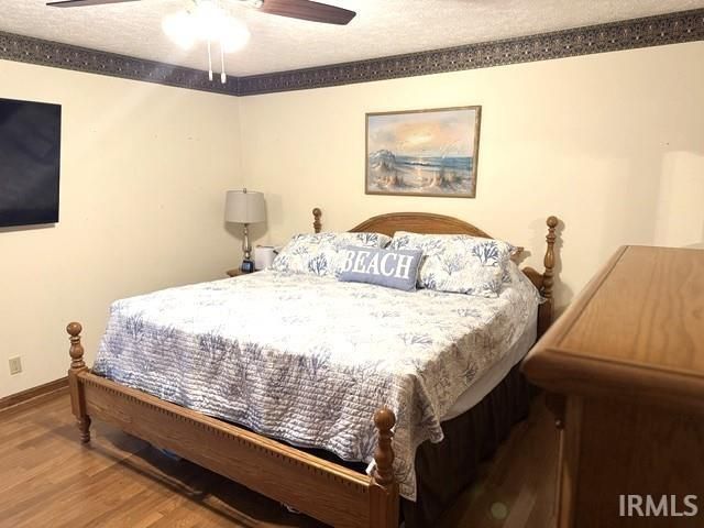 1472 Sandalwood Court, Evansville, IN 47720