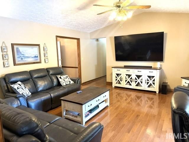 1472 Sandalwood Court, Evansville, IN 47720