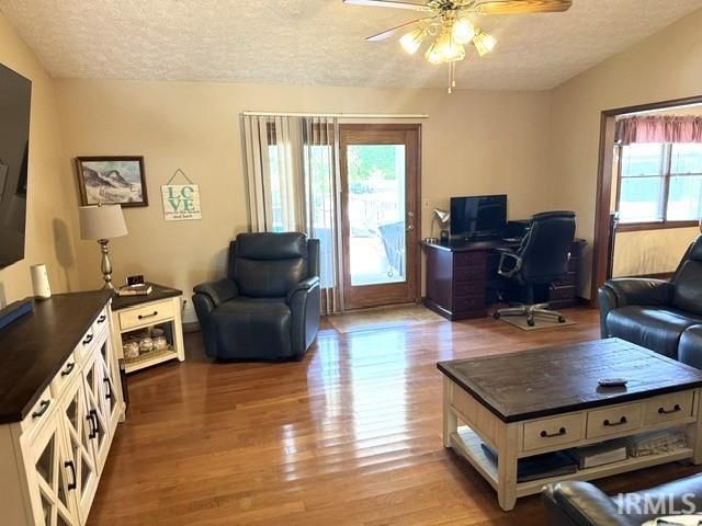 1472 Sandalwood Court, Evansville, IN 47720