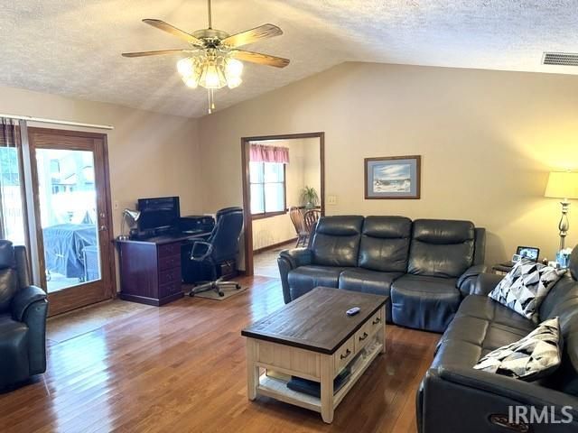 1472 Sandalwood Court, Evansville, IN 47720