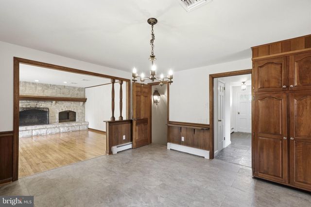 1300 NEWTON RD, Lancaster, PA 17603