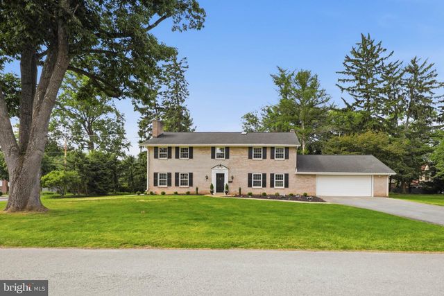 1300 NEWTON RD, Lancaster, PA 17603