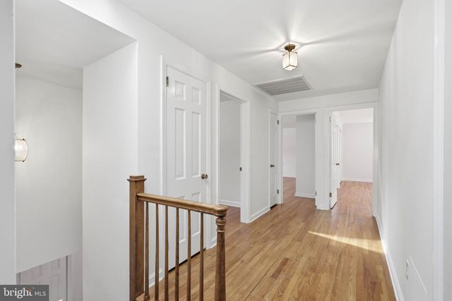 1300 NEWTON RD, Lancaster, PA 17603