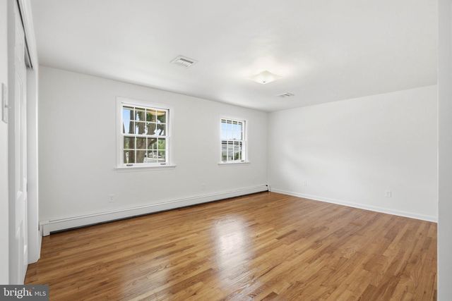 1300 NEWTON RD, Lancaster, PA 17603