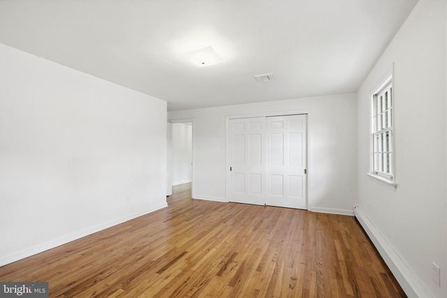 1300 NEWTON RD, Lancaster, PA 17603