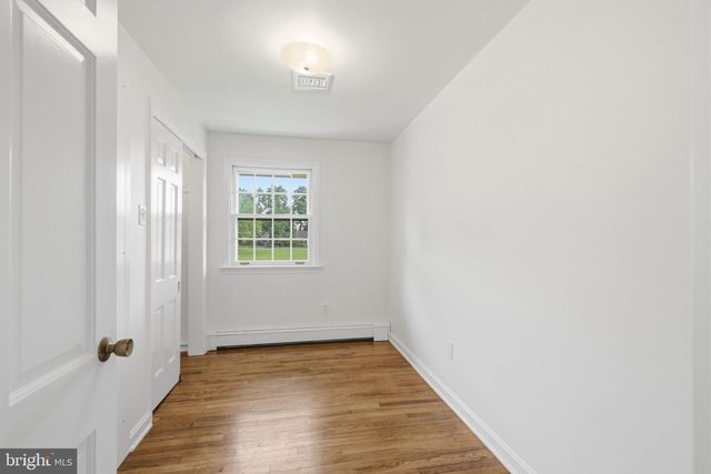 1300 NEWTON RD, Lancaster, PA 17603