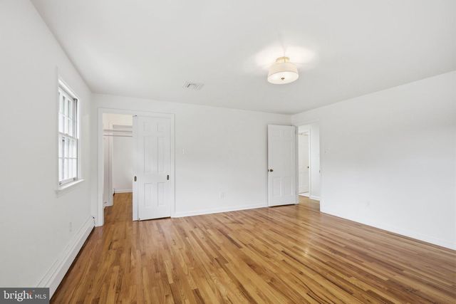 1300 NEWTON RD, Lancaster, PA 17603
