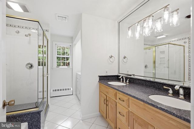 1300 NEWTON RD, Lancaster, PA 17603