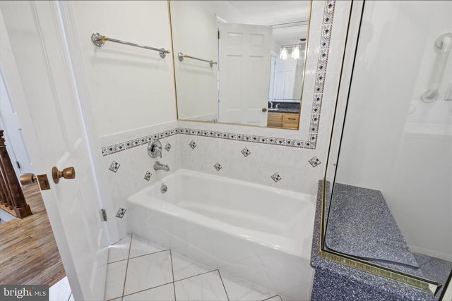 1300 NEWTON RD, Lancaster, PA 17603