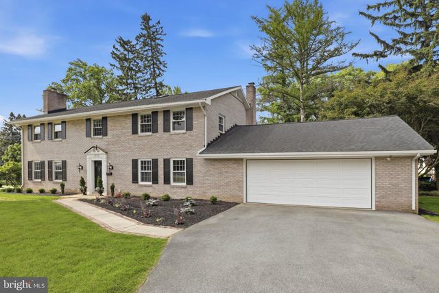 1300 NEWTON RD, Lancaster, PA 17603