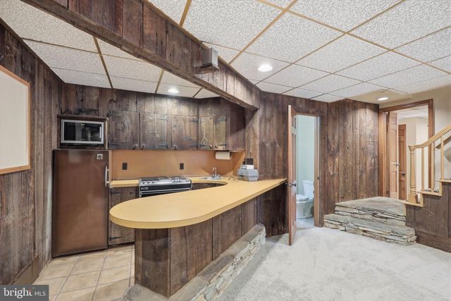 1300 NEWTON RD, Lancaster, PA 17603