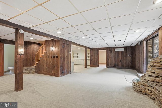 1300 NEWTON RD, Lancaster, PA 17603