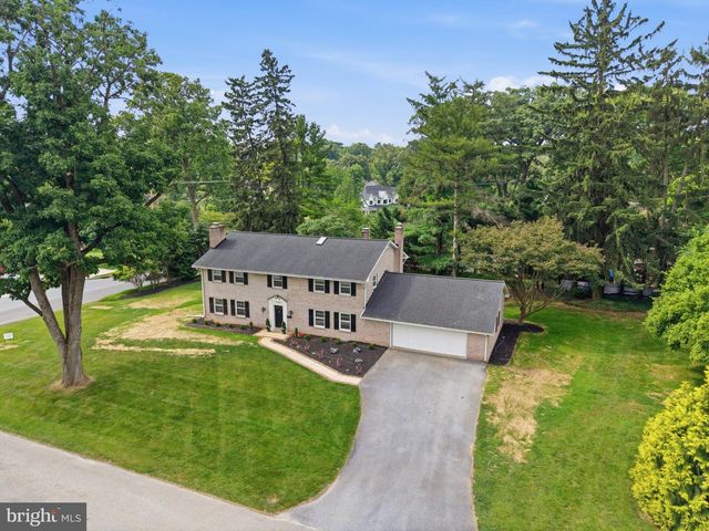 1300 NEWTON RD, Lancaster, PA 17603