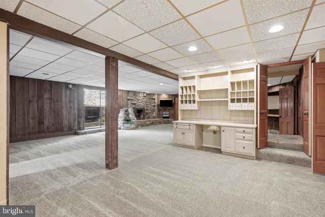 1300 NEWTON RD, Lancaster, PA 17603