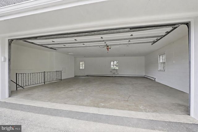1300 NEWTON RD, Lancaster, PA 17603