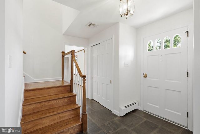 1300 NEWTON RD, Lancaster, PA 17603