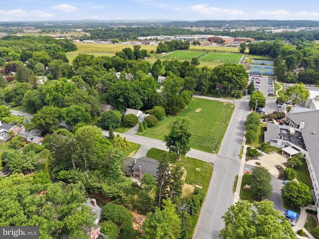 1300 NEWTON RD, Lancaster, PA 17603