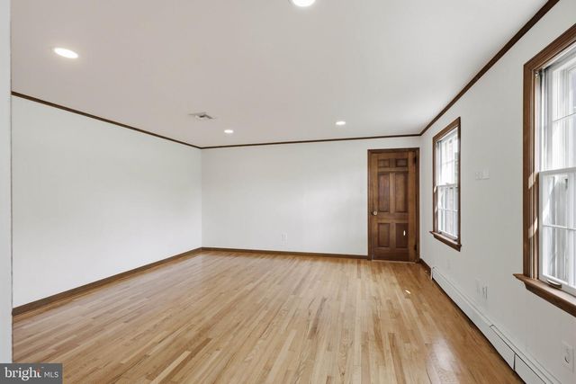 1300 NEWTON RD, Lancaster, PA 17603