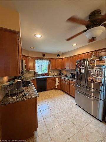 14843 White Avenue, Allen Park, MI 48101
